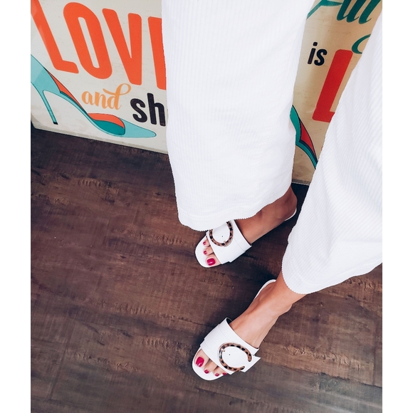 Price firm!//The Santorini// White Slides - Picture 7 of 7